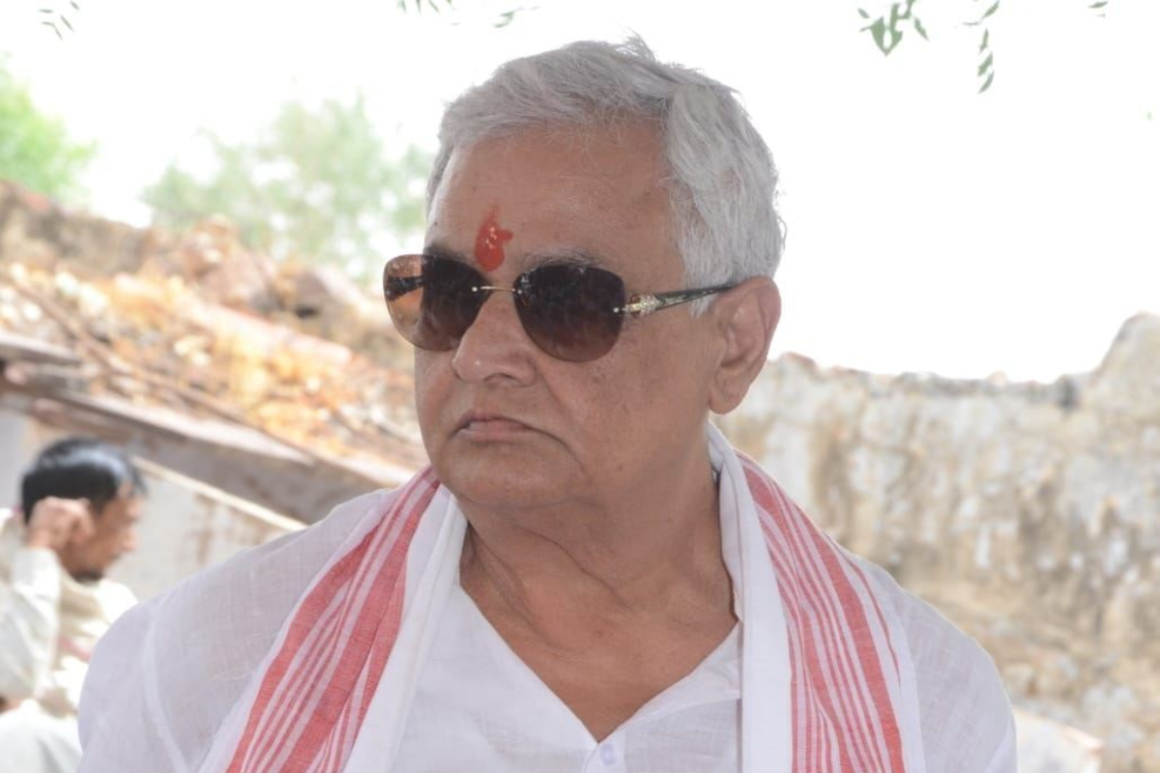 अलवर UIT के कार्यालय पहुंचे भजनलाल सरकार के मंत्री किरोणी लाल मीणा, कहा – ‘अवैध अतिक्रमण के खिलाफ होगी कार्रवाई’