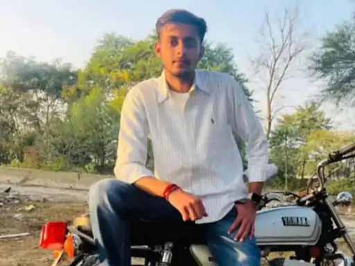 12वीं के छात्र से चली रिवॉल्वर, गोली लगने से मौत