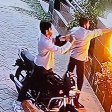 हनुमानगढ़ में अपराध की दो वारदात: होटल व्यापारी की दिनदहाड़े गोली मारकर हत्या, हेड कांस्टेबल से धक्कामुक्की व बदसलूकी हनुमानगढ़ में अपराध की दो वारदात: होटल व्यापारी की दिनदहाड़े गोली मारकर हत्या, हेड कांस्टेबल से धक्कामुक्की व बदसलूकी