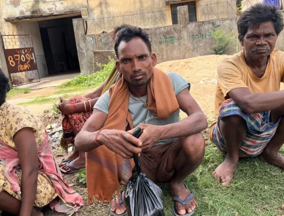 00 पेड़ से गिरे आम चुनने गया था मासूम, बहन के सामने काटा गला; चाकू लहराकर नाच रही थी आरोपी की पत्नी