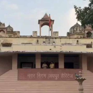 जयपुर में बंदरों का आतंक, निगम मुख्यालय भी चपेट में