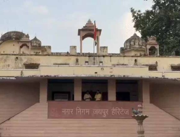 जयपुर में बंदरों का आतंक, निगम मुख्यालय भी चपेट में