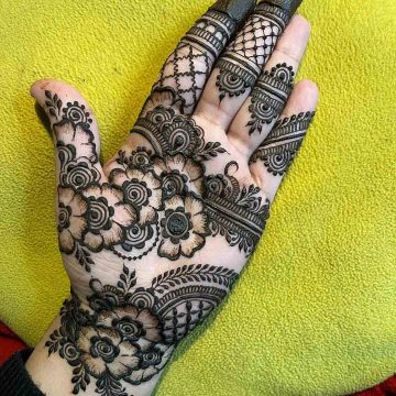 मेहंदी के ये 9 डिजाइन लगाने में हैं एकदम आसान, रचने के बाद हर कोई करेगा तारीफ
