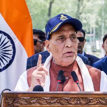 टेरर फंडिंग में जाएगा आईएमएफ से पाकिस्तान को मिला लोन, गलत फैसला लिया है: राजनाथ सिंह