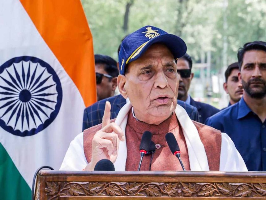 01 टेरर फंडिंग में जाएगा आईएमएफ से पाकिस्तान को मिला लोन, गलत फैसला लिया है: राजनाथ सिंह