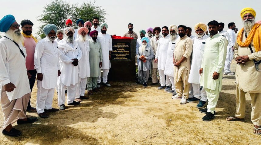 13sds4 2.74 करोड़ की लागत से बनने वाले पक्के खाळों का किया शिलान्यास