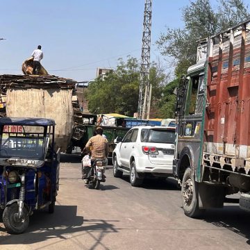 सादुलशहर में यातायात व्यवस्था: जहां चाहो पार्किग करो साधन.. कोई रोकने-टोकने वाला नहीं