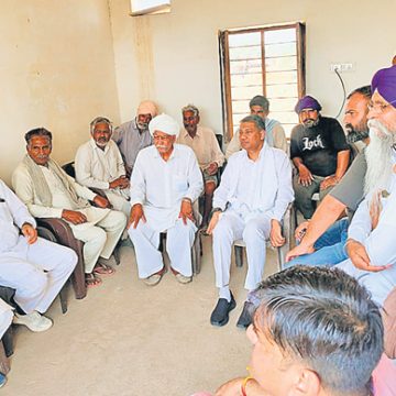 पूर्व केन्द्रीय मंत्री ने भारत-पाक सीमापर स्थित सरहदी गांवों का किया दौरा