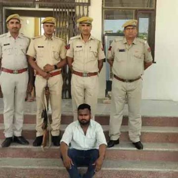 11 किलो डोडा पोस्त और 8 लाख की नगदी बरामद