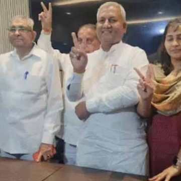 दिल्ली में आप के 15 पार्षदों ने इस्तीफा दिया