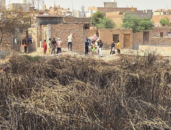 addeedfc-4b5d-4cdc-921f-431aac321a9c पुरानी आबादी खड्ढे पर 20 से अधिक अतिक्रमण चिह्नत