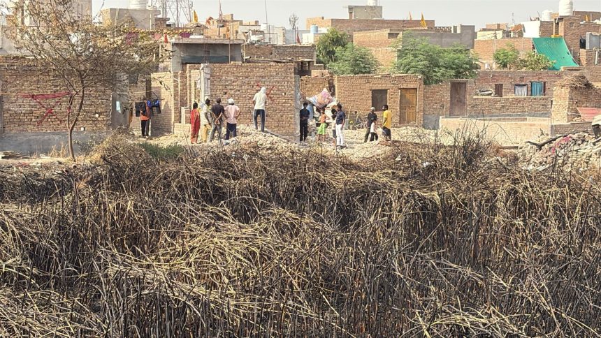 addeedfc-4b5d-4cdc-921f-431aac321a9c पुरानी आबादी खड्ढे पर 20 से अधिक अतिक्रमण चिह्नत