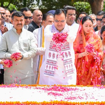 सेना के सम्मान में जयपुर में भजनलाल की मौजूदगी में भाजपा ने निकाली तिरंगा यात्रा