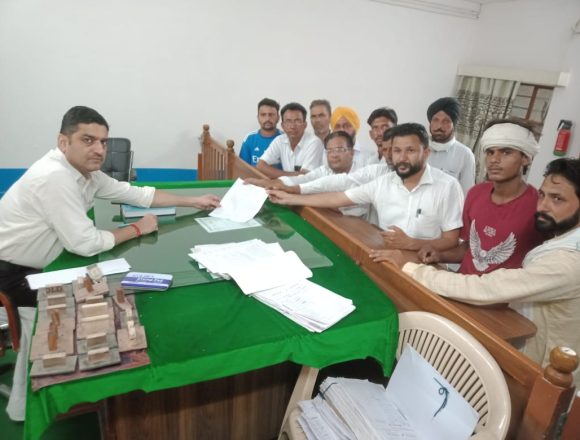 सरकारी खरीद केन्द्र पर जबरदस्ती वसूली व अवैध वसूली के आरोप