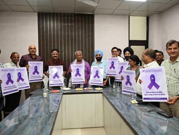 शिक्षा मंत्री ने जन सेवा हॉस्पिटल का दौरा किया, डॉ. टांटिया की सराहना