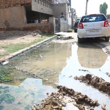 सीवरेज कंपनी ने बिगाड़ी शहर की सड़कों की दशा