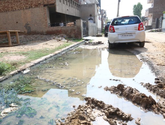 h03 सीवरेज कंपनी ने बिगाड़ी शहर की सड़कों की दशा