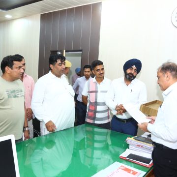 छह वर्षां से अधर में लटक रहा सड़क का निर्माण कार्य