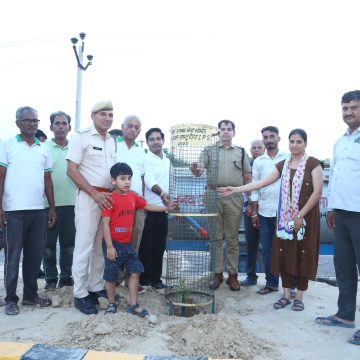 h06 पर्यावरण संरक्षण में समर्पित युवाओं को पौधारोपण कर दी श्रद्धांजलि