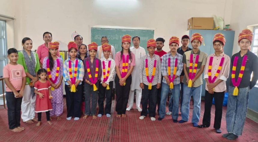 h10 मेधावी विद्यार्थियों को किया सम्मानित