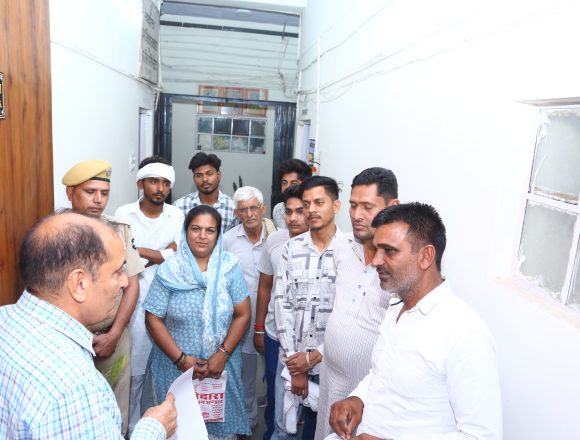 ग्राम पंचायत में अटके कार्य, भटक रहे ग्रामीण