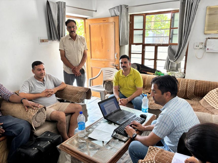 h12 दस हजार रुपए की रिश्वत लेते एसीबी के हत्थे चढ़ा ग्राम पंचायत प्रशासक (सरपंच)