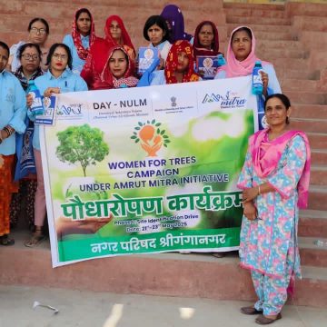 ‘अमृत मित्र पहल योजना’ महिलाओं को बांटी किट