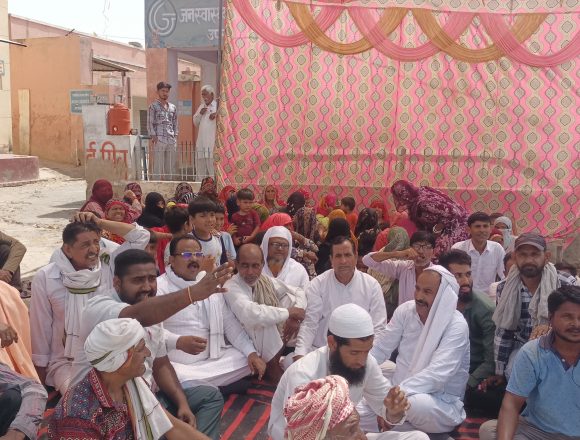 nohar001 अनियमित पेयजल आपूर्ति के चलते आमजन के सब्र ने दिया जवाब