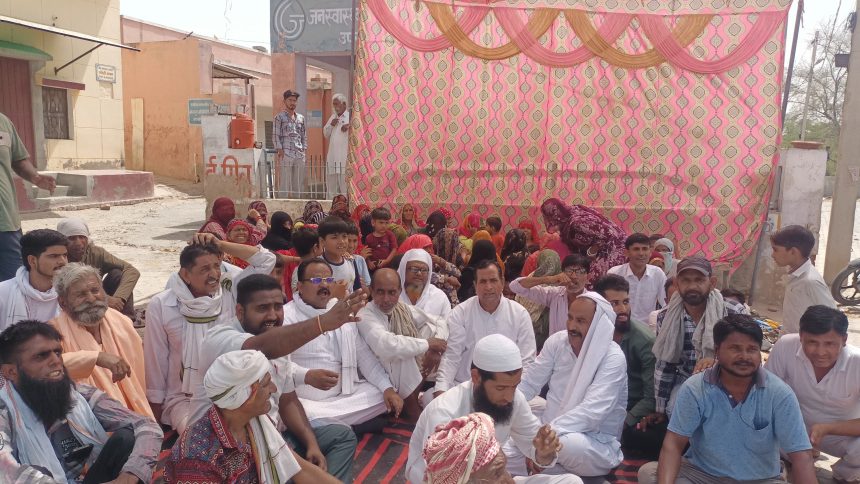 nohar001 अनियमित पेयजल आपूर्ति के चलते आमजन के सब्र ने दिया जवाब