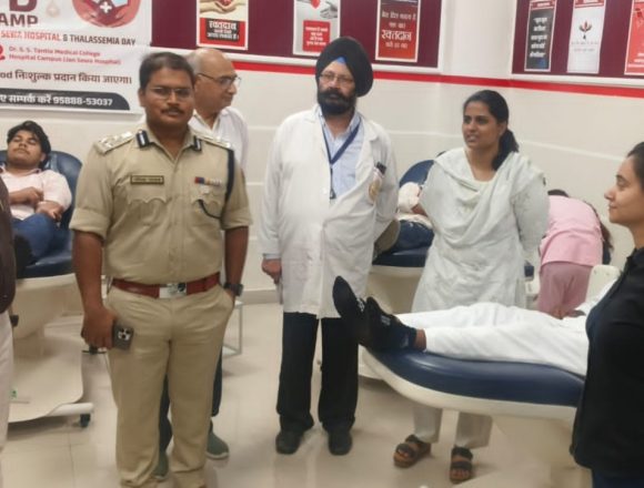 Oplus_131072 प्रभारी सचिव, जिला कलक्टर, एसपी ने किया शहर का दौरा