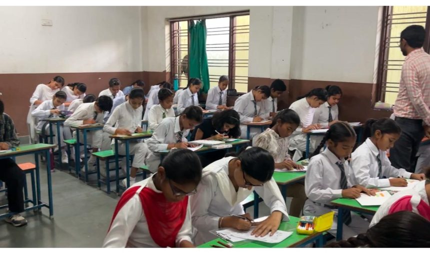 s2 बी. एन. विद्यालय में चित्रकला प्रति. आयोजित