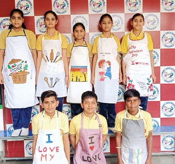 टिन्नी ट्वायज स्कूल में मदर्स डे पर हुइ प्रतियोगिताएं, विजेता सम्मानित