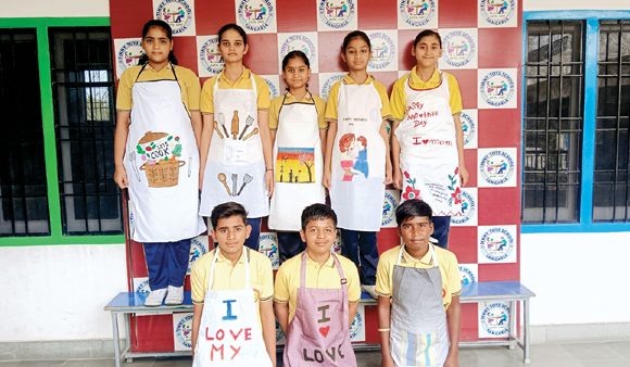 s6 टिन्नी ट्वायज स्कूल में मदर्स डे पर हुइ प्रतियोगिताएं, विजेता सम्मानित