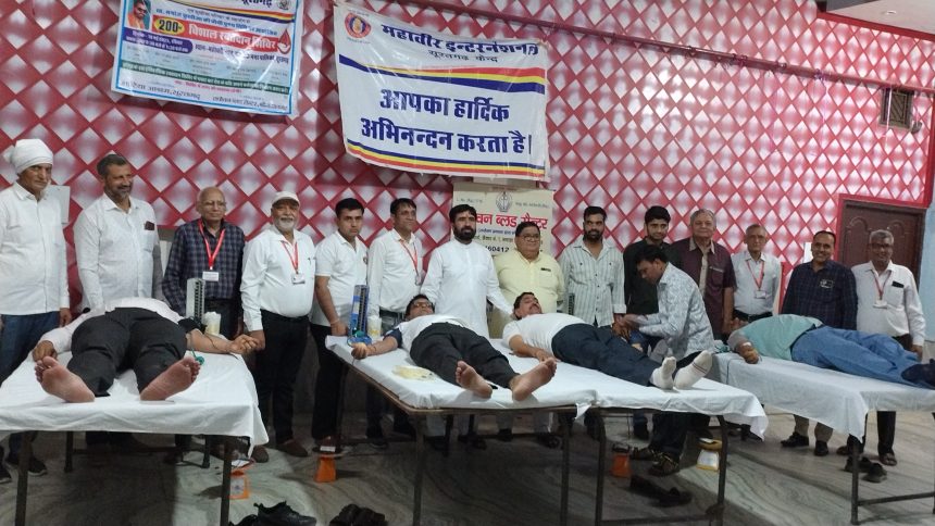 श्री माहेश्वरती भवन में आयोजित शिविर मेंं 84 लोगों ने किया रक्तदान