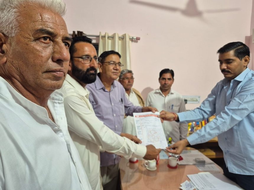 swami1 नकली खाद बेचने के विरोध में किसान संघ की हुई बैठक, कलक्टर और एसपी को दिया ज्ञापन