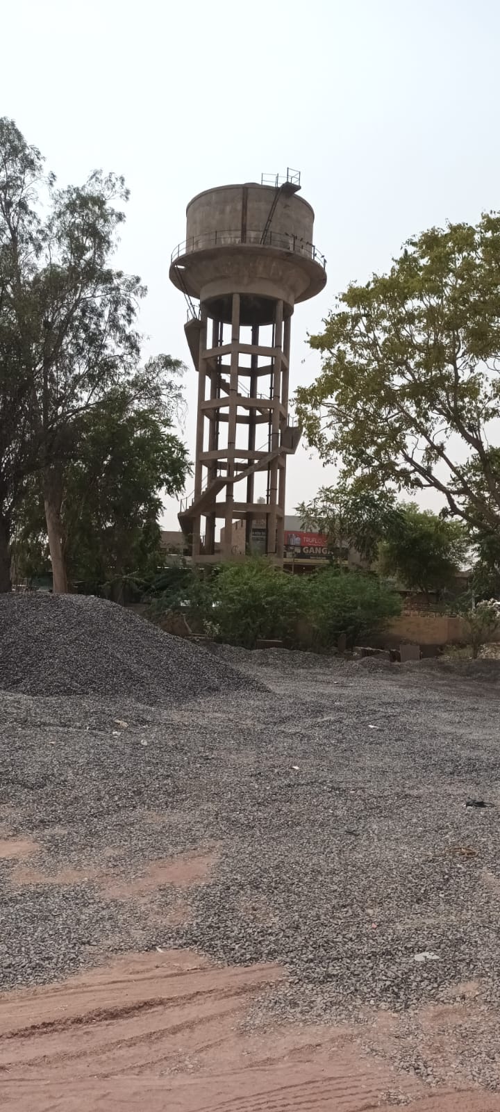 tank पेयजल के आपूर्ति के लिए सात ओवरहैड टेंक , इसमें 4 बने शोपीस, नतीजा पटरी से उतरी पानी की सप्लाई