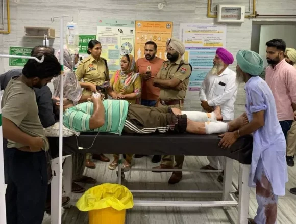युवाओं को सही रास्ता दिखाना पड़ा भारी, नशा तस्करों ने पूर्व फौजी पर किया जानलेवा हमला; तोड़ी दोनों टांगें युवाओं को सही रास्ता दिखाना पड़ा भारी, नशा तस्करों ने पूर्व फौजी पर किया जानलेवा हमला; तोड़ी दोनों टांगें