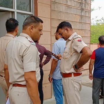 भाजपा नेता की दिनदहाड़े धारदार हथियारों से बदमाशों ने की हत्या, मंदिर से दर्शन कर लौट रहे थे