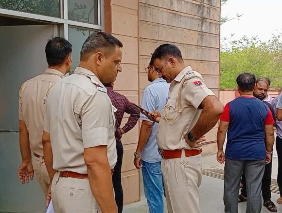 भाजपा नेता की दिनदहाड़े धारदार हथियारों से बदमाशों ने की हत्या, मंदिर से दर्शन कर लौट रहे थे भाजपा नेता की दिनदहाड़े धारदार हथियारों से बदमाशों ने की हत्या, मंदिर से दर्शन कर लौट रहे थे
