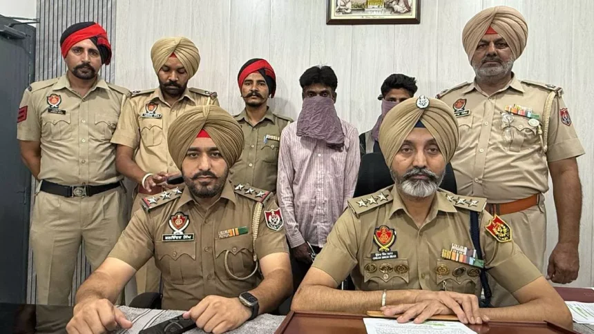 शाहकोट पुलिस से मिली बड़ी कामयाबी, चोरी किए हुए गहनों और स्कूटी के साथ दो चोर गिरफ्तार शाहकोट पुलिस से मिली बड़ी कामयाबी, चोरी किए हुए गहनों और स्कूटी के साथ दो चोर गिरफ्तार