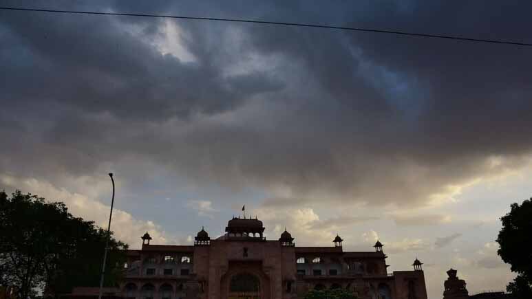 राजस्थान में अगले 4 दिन आंधी-बारिश और वज्रपात की जद में आएंगे 20 से ज्यादा जिले, अलर्ट हुआ जारी राजस्थान में अगले 4 दिन आंधी-बारिश और वज्रपात की जद में आएंगे 20 से ज्यादा जिले, अलर्ट हुआ जारी