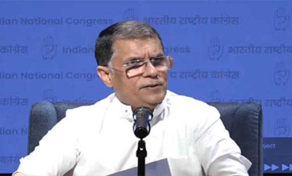 मोदी जी, नरेंदर बनिए सरेंडर नहीं: कांग्रेस मोदी जी, नरेंदर बनिए सरेंडर नहीं: कांग्रेस