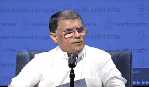 मोदी जी, नरेंदर बनिए सरेंडर नहीं: कांग्रेस मोदी जी, नरेंदर बनिए सरेंडर नहीं: कांग्रेस