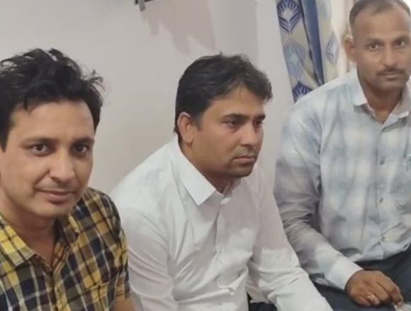 खेतड़ी रेंजर 10 हजार की रिश्वत लेते रंगे हाथ गिरफ्तार, एसीबी ने की कार्रवाई खेतड़ी रेंजर 10 हजार की रिश्वत लेते रंगे हाथ गिरफ्तार, एसीबी ने की कार्रवाई