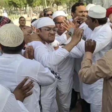 ‘तस्वीर कौन खिंचाएगा’, कांग्रेस विधायक की समाजसेवी से हुई हाथापाई; जमकर हुई गाली-गलौज