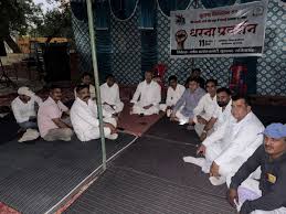 सूरतगढ़ में कांग्रेस का अनिश्चितकालीन धरना:विधायक ने सड़क पर बिताई रात; बिजली-पानी और सफाई व्यवस्था को लेकर पड़ाव सूरतगढ़ में कांग्रेस का अनिश्चितकालीन धरना:विधायक ने सड़क पर बिताई रात; बिजली-पानी और सफाई व्यवस्था को लेकर पड़ाव