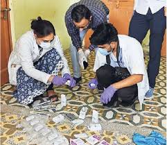 जहर देने से हुई थी 3 लोगों की मौत:तंत्र-मंत्र से एक करोड़ के 33 करोड़ रुपए करने का दिया लालच, 50 लाख का इंतजाम किया जो तांत्रिक ले भागा जहर देने से हुई थी 3 लोगों की मौत:तंत्र-मंत्र से एक करोड़ के 33 करोड़ रुपए करने का दिया लालच, 50 लाख का इंतजाम किया जो तांत्रिक ले भागा