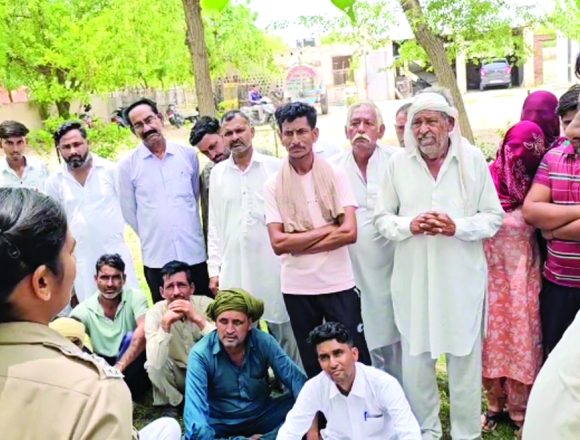 नामजद सभी आरोपियों को गिरफ्तार करने की मांग