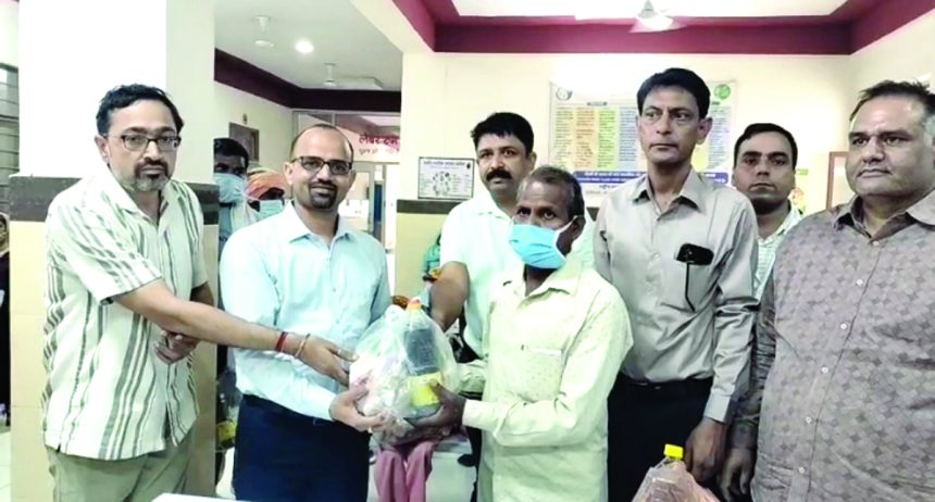 h07 51 टीबी रोगियों को निक्षय पोषण किट वितरित