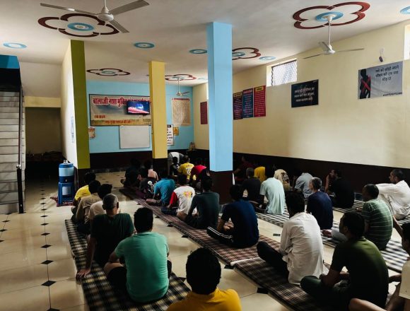 नशे से दूर रहने के लिए किया प्रेरित